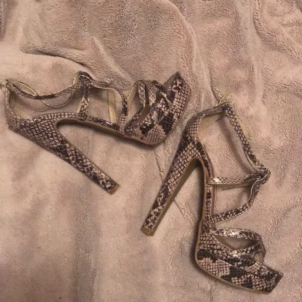 New Kardashian Kollection Snake Print Heels 9.5